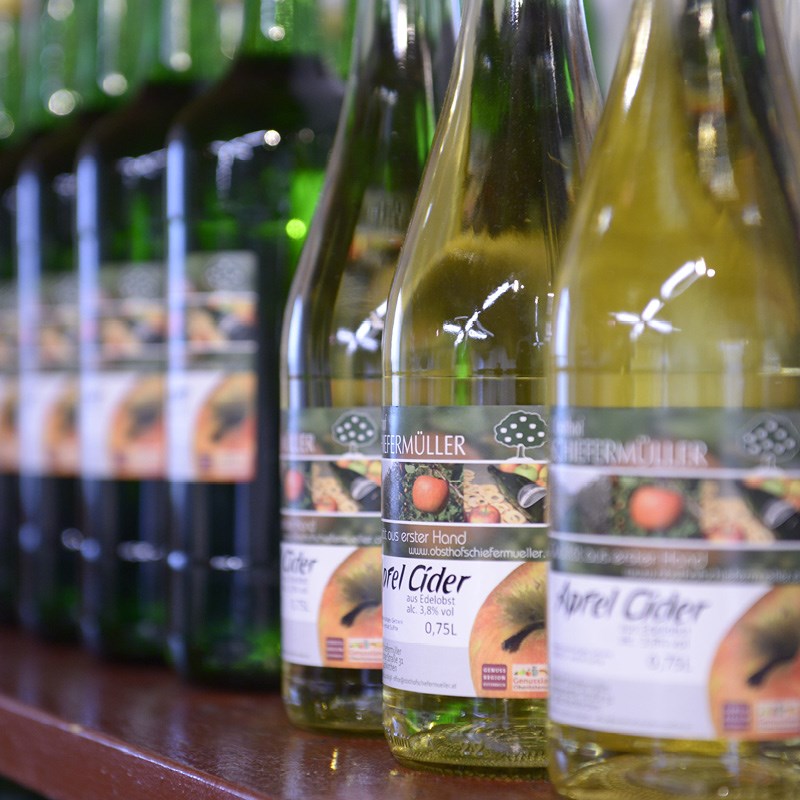 Musteretiketten Apfelsaft und Apfelcider